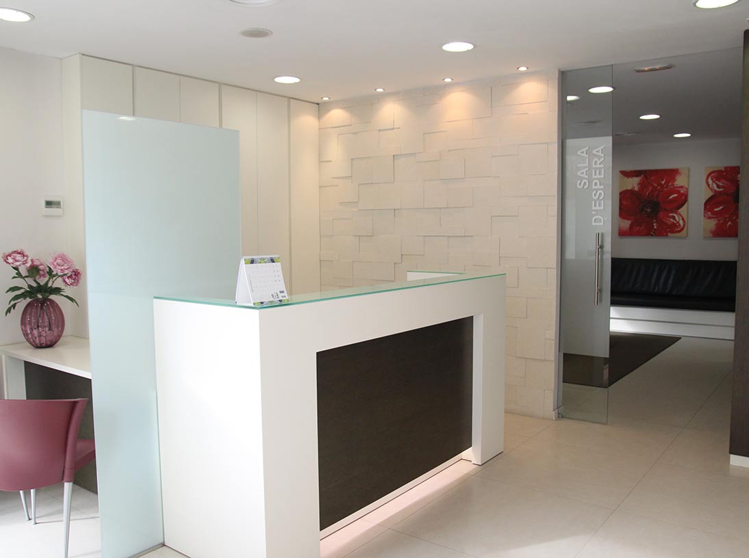 Recepción y Sala de espera de la Clínica dental